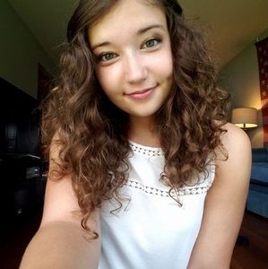 Meet your Posher, Mallory